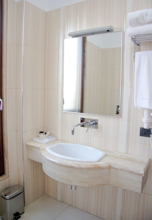 Marble bath tabs in all bathrooms Villa Alba