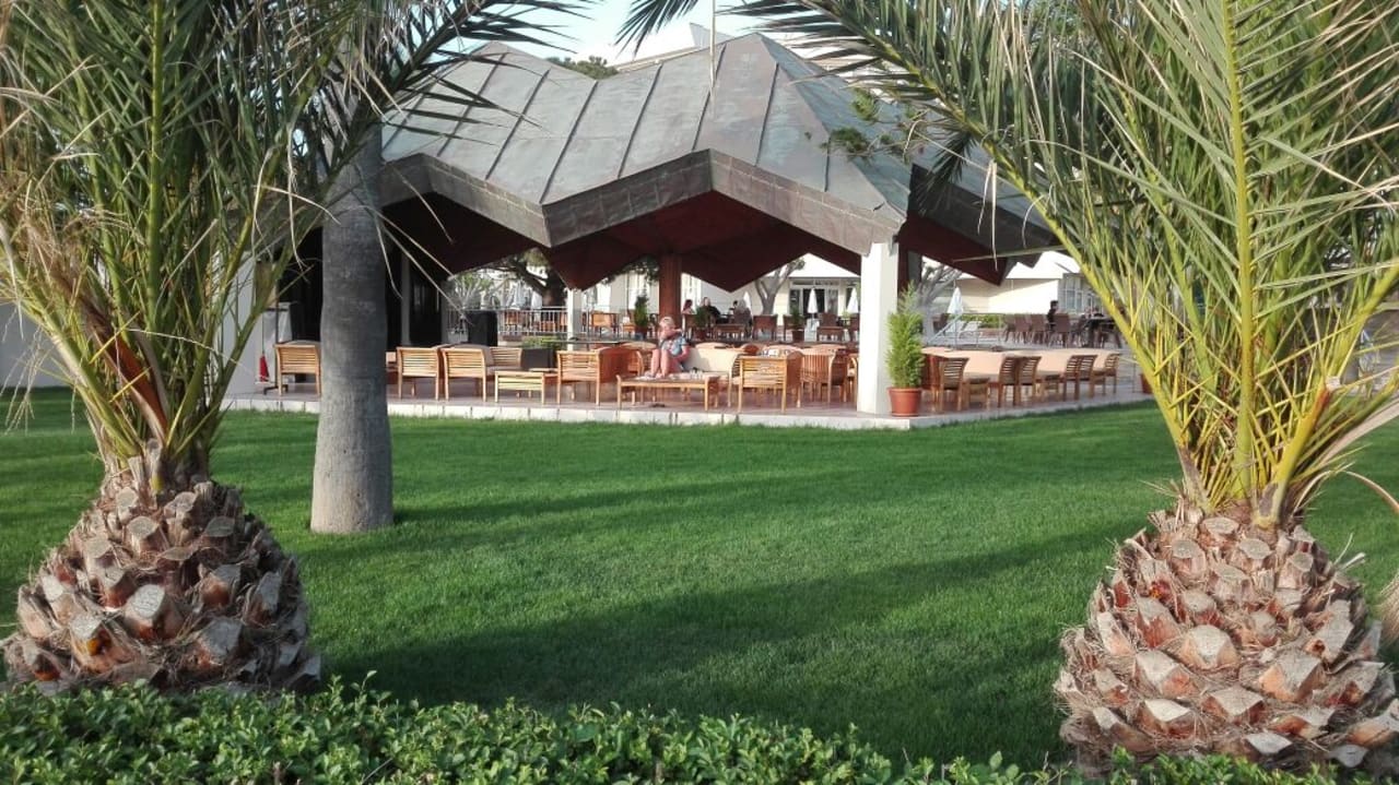 Gartenanlage Nerton Hotel - Erwachsenenhotel ab 16 Jahren