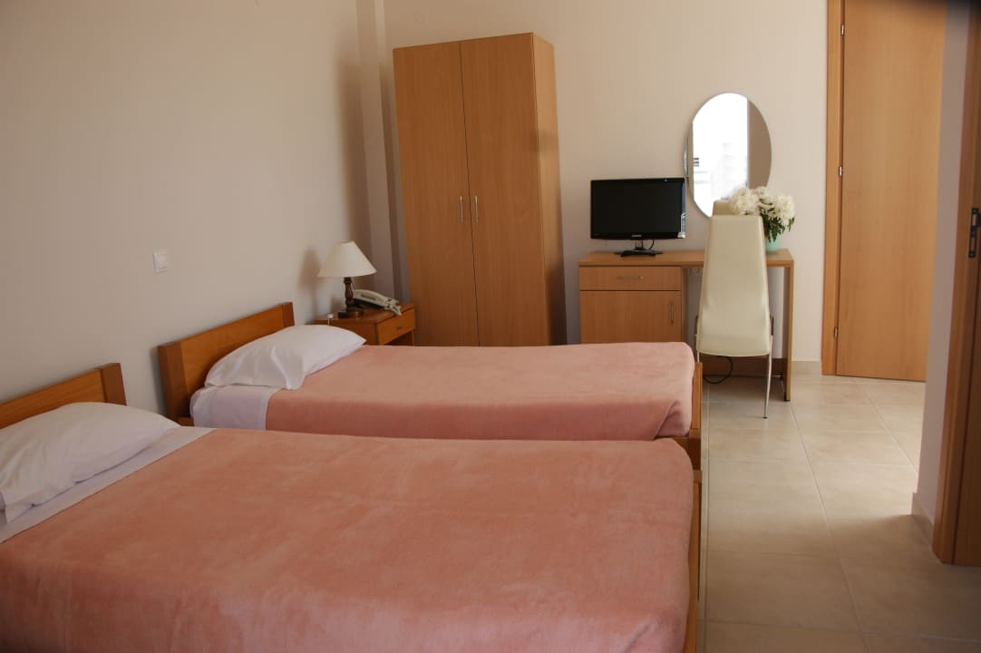 Twin bed room Hotel International