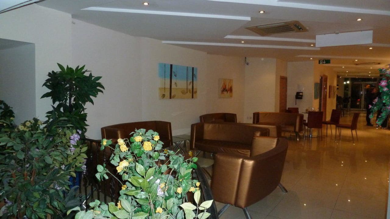 Lobby Bayview Hotel by ST Hotels
