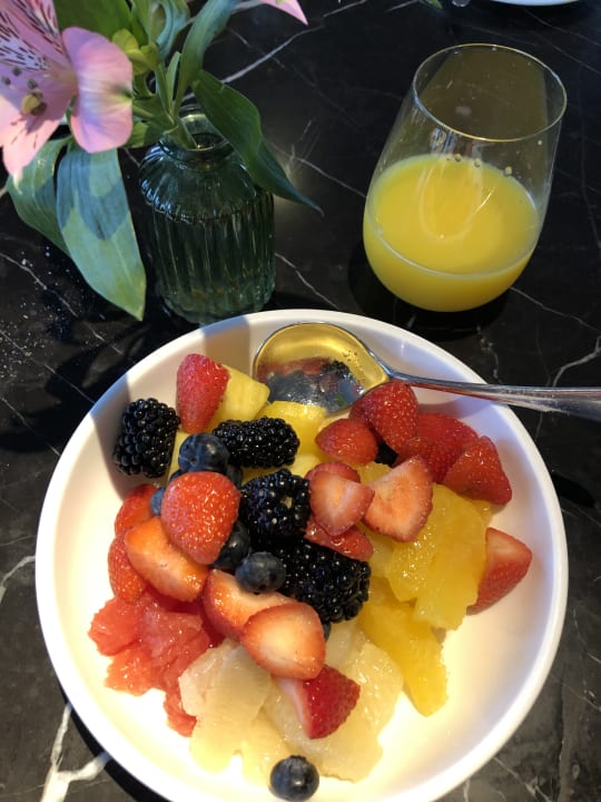 Gastro Shangri-La Hotel, At The Shard, London