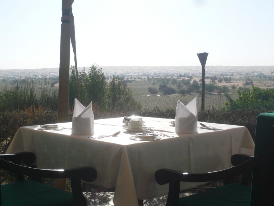 Eingedeckter Frühstückstisch Al Maha, A Luxury Collection Desert Resort & Spa