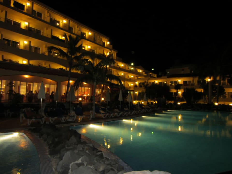 Buganvilla bei Nacht R2 BUGANVILLA Hotel & Spa