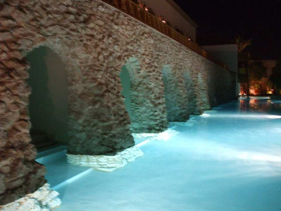 Pool am Abend Ghazala Gardens