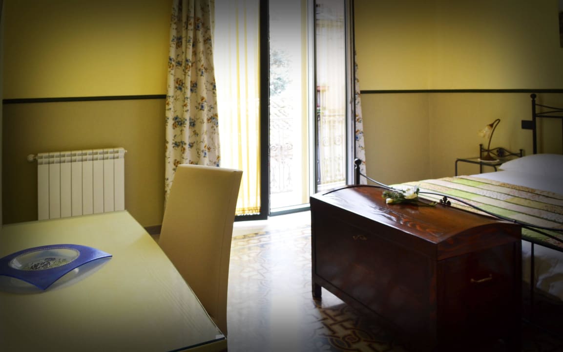 Abuelo Esteban Villa Lavinia