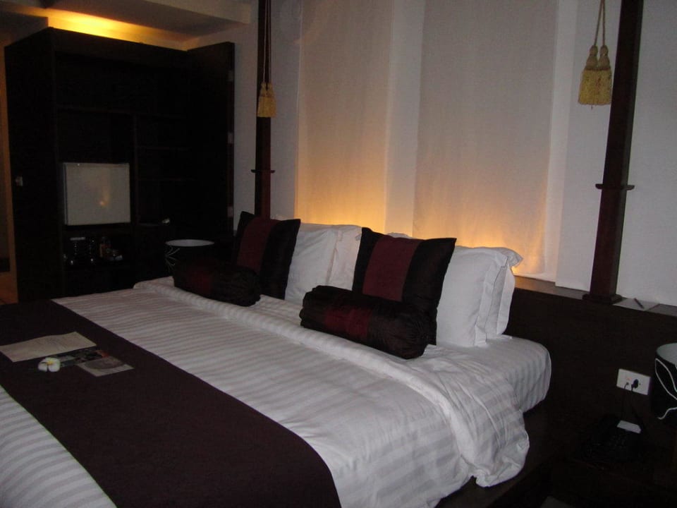 Bett Pavilion Samui Villas & Resort