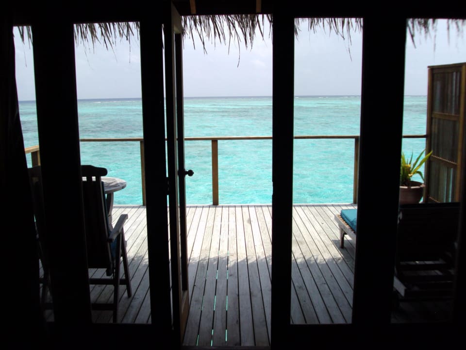 Sicht nach aussen vom Bungi 725 Meeru Maldives Resort Island