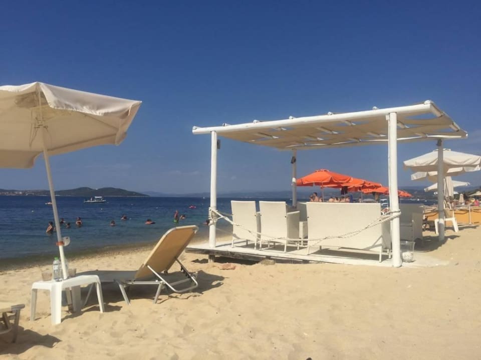 2. Reihe am Strand Akti Ouranoupolis