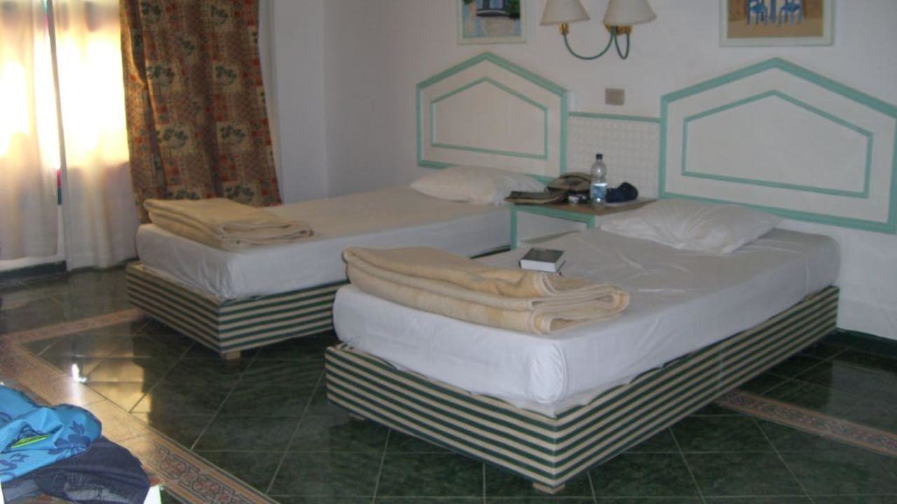Das Doppelzimmer unserer Kinder Pickalbatros Alf Leila Wa Leila Resort - Neverland Hurghada