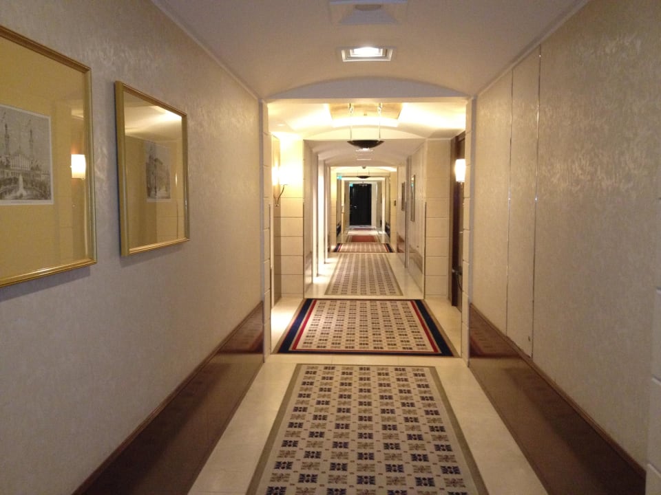 Flur Hotel Adlon Kempinski Berlin
