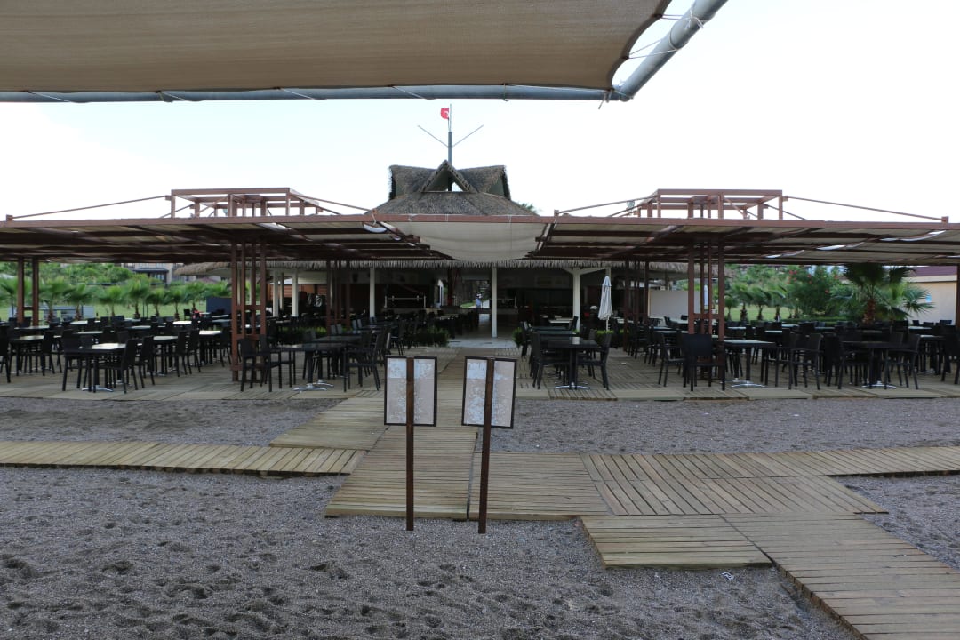Ein bischen zu viel Steine Calimera Serra Palace