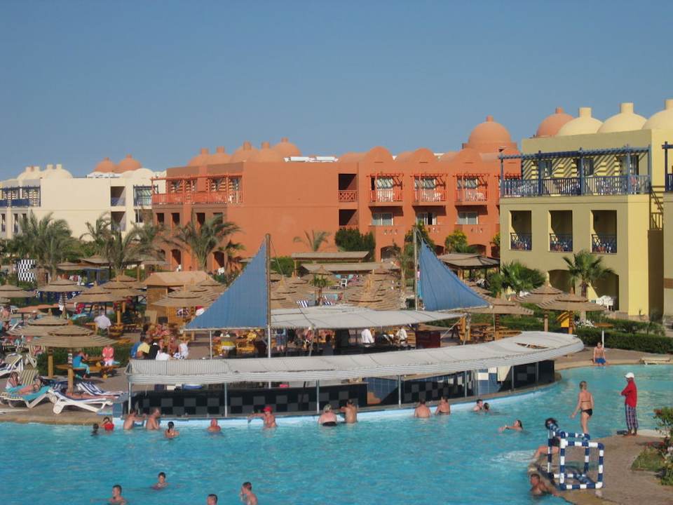 Poolbar Titanic Beach Spa & Aqua Park