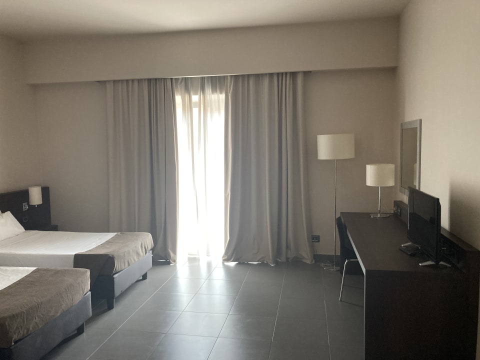 Zimmer Inn Naples Airport