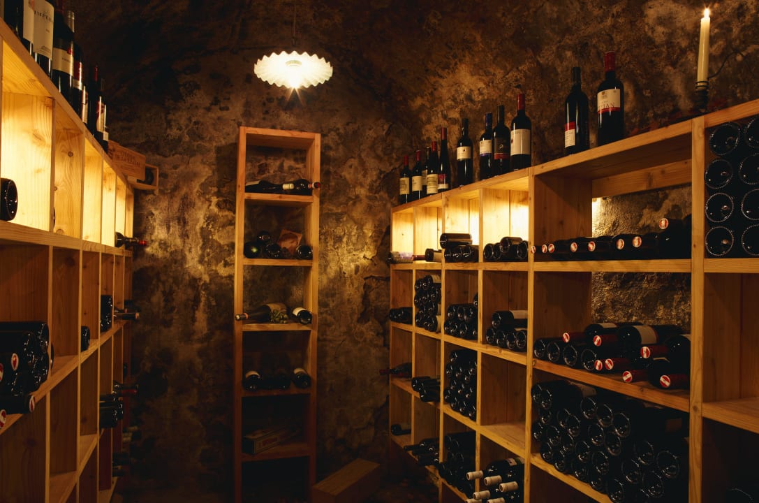 Unser gut sortierter Weinkeller Hotel Zur Schanz