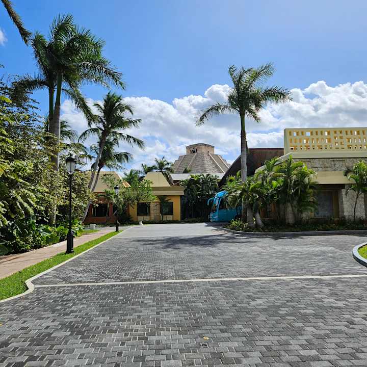 Gartenanlage Iberostar Selection Paraiso Maya Suites