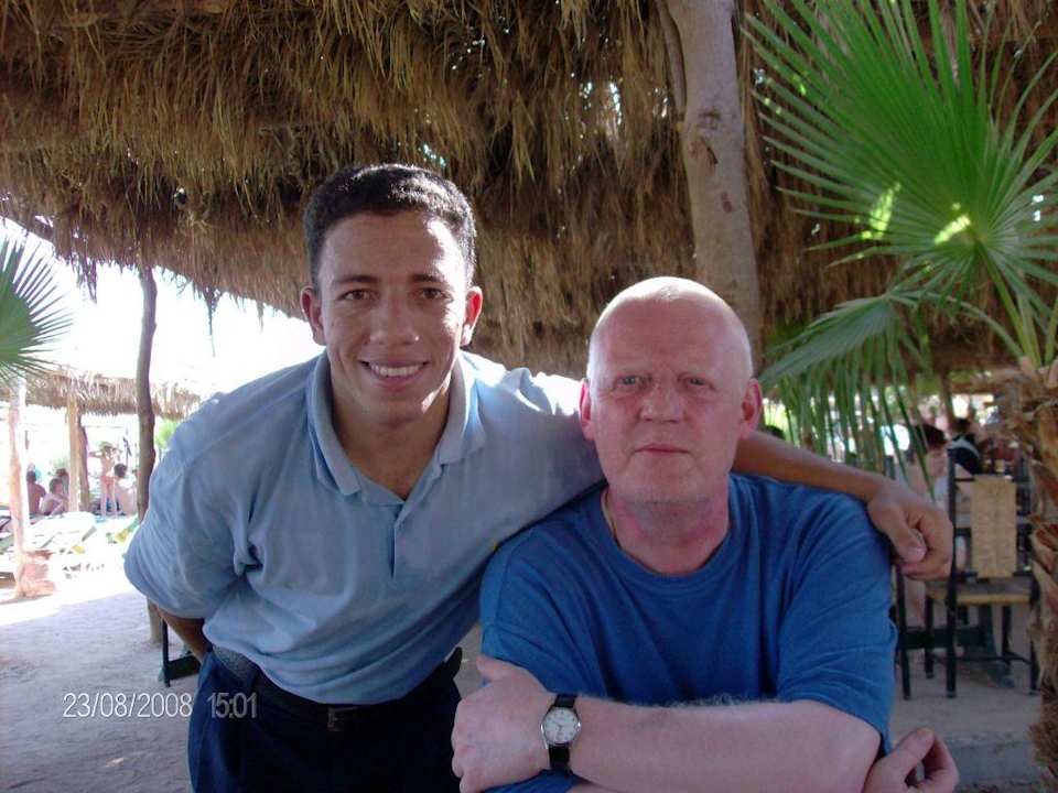 Einer der Kellner, der schon vor 3.Jahren da war. Giftun Azur Resort