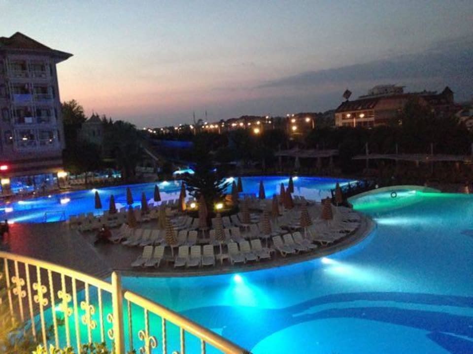 Pool bei Nacht Adalya ArtSide