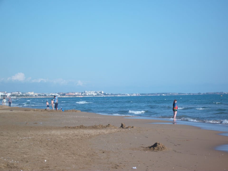 Strand Club Grand Side