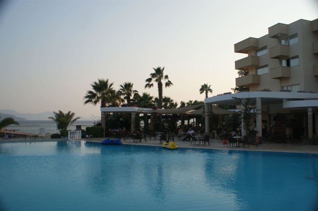 Basen Fortezza Beach Resort