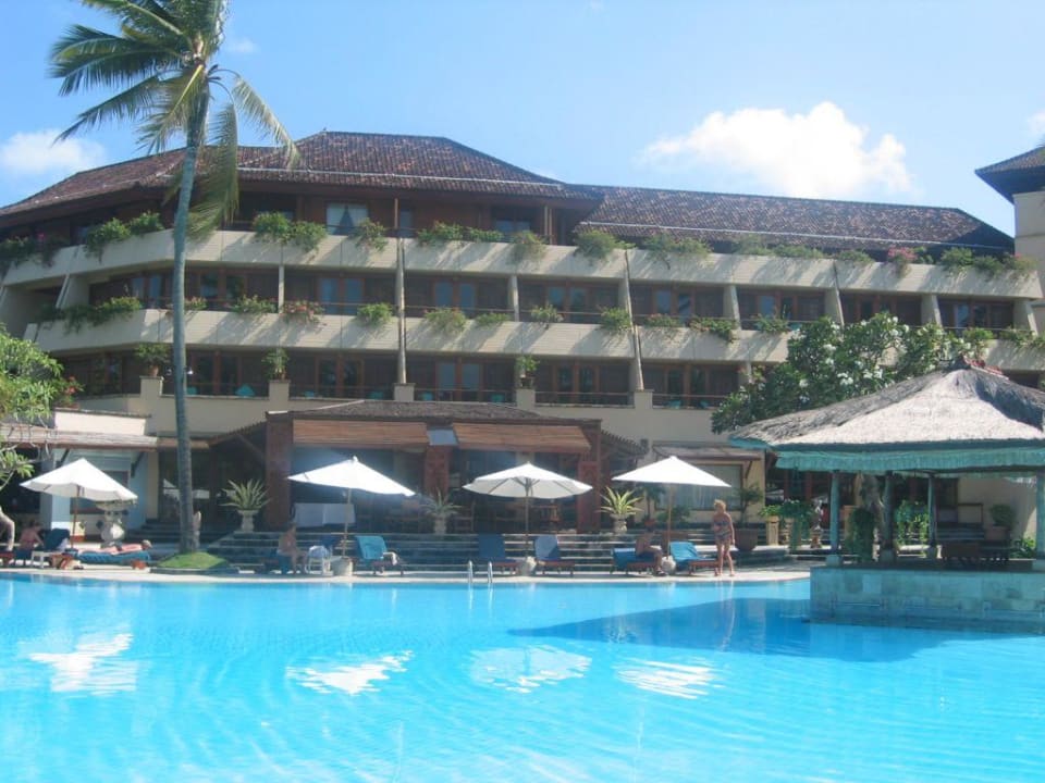 Pool Nusa Dua Beach Hotel & Spa