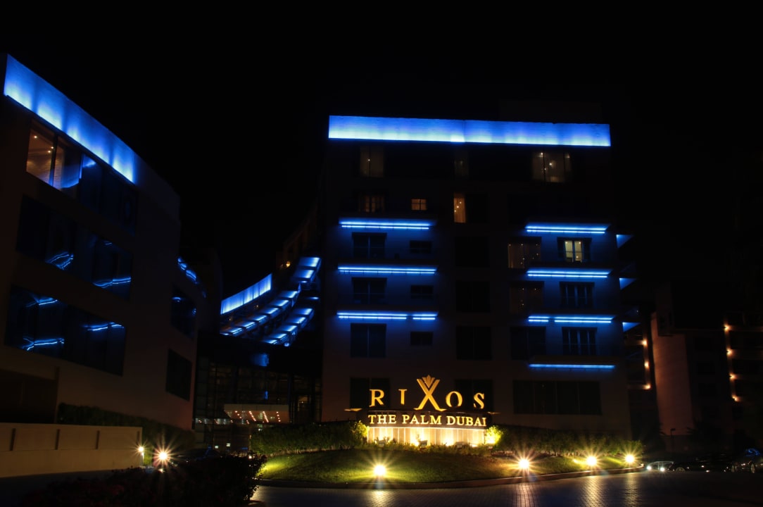 Zufahrt zum Hotel Rixos The Palm Hotel & Suites