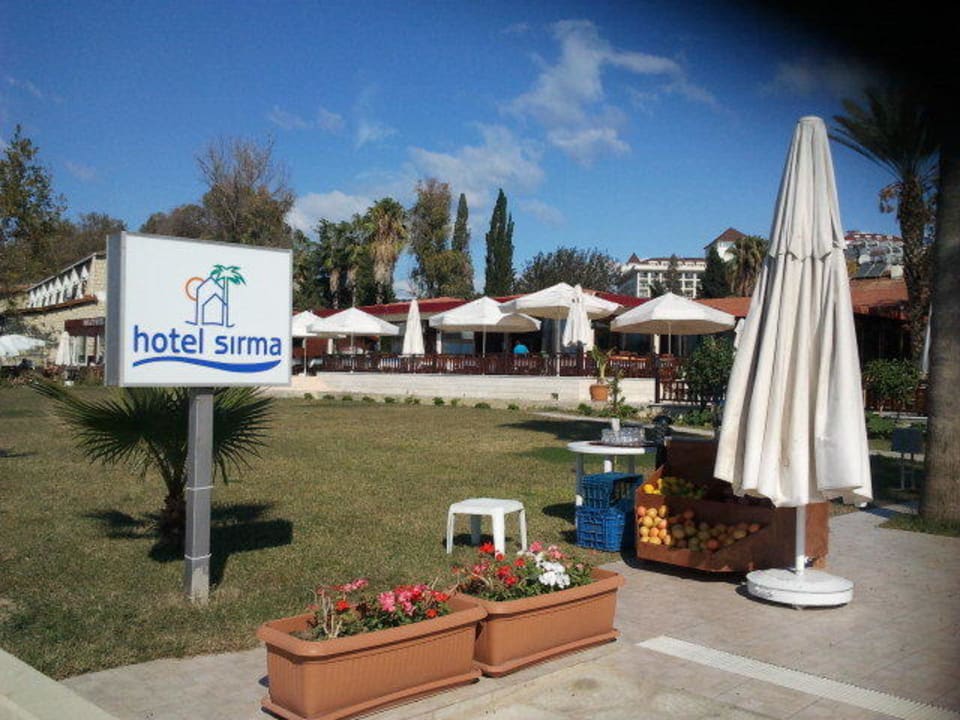 Restaurant von der Strandansicht Hotel Sirma