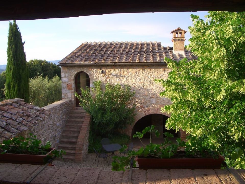 Blick von der Verranda in den Innenhof Hotel Borgo Gallinaio