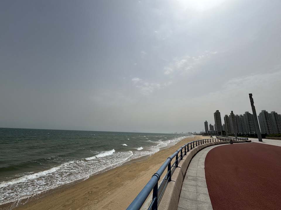 Strand Hotel Crowne Plaza Yantai Sea View