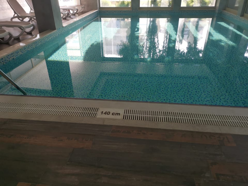 Pool Side Aquamarin Resort & Spa