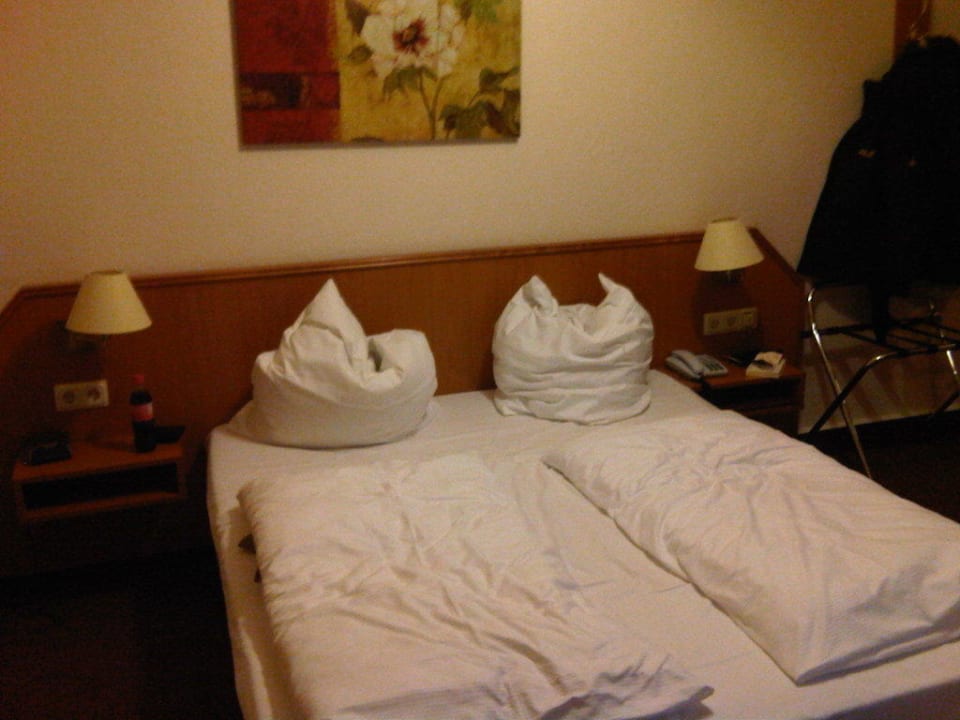 Zimmer 11 - Das Doppelbett Hotel Residence am Hauptbahnhof