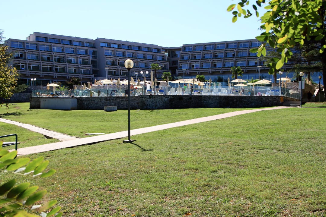 Ansicht von der Strandseite Hotel Mediteran Plava Laguna