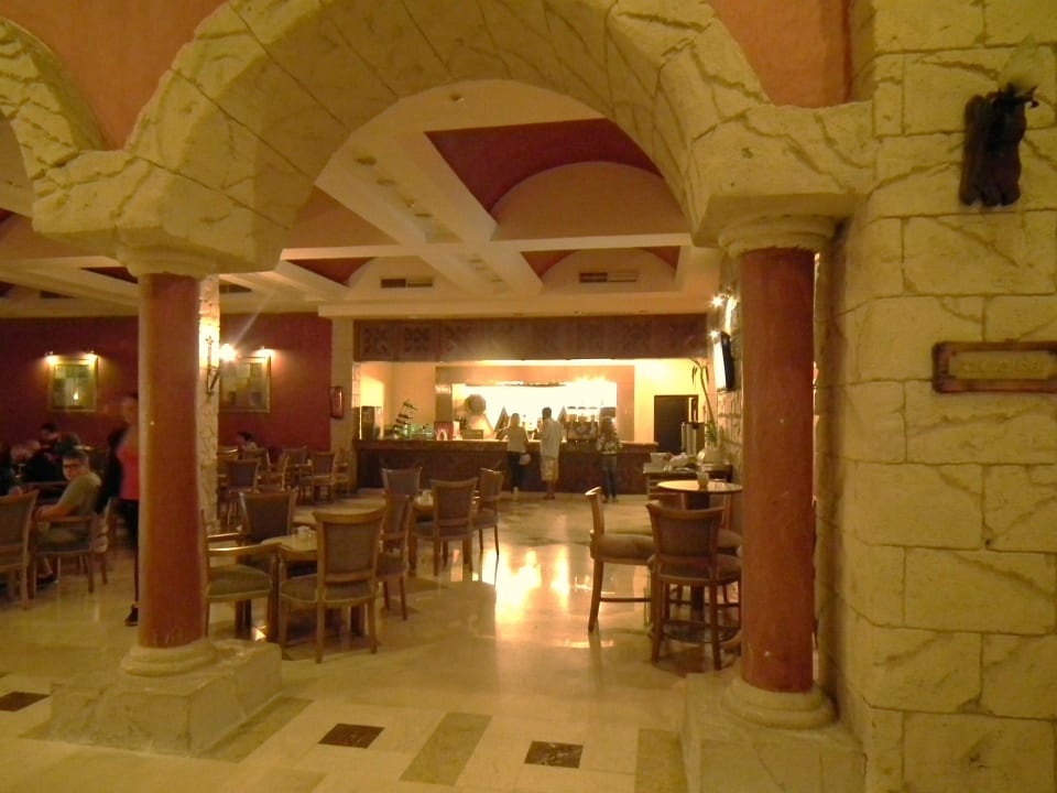 Przy recepcji Regency Plaza Aqua Park & Spa