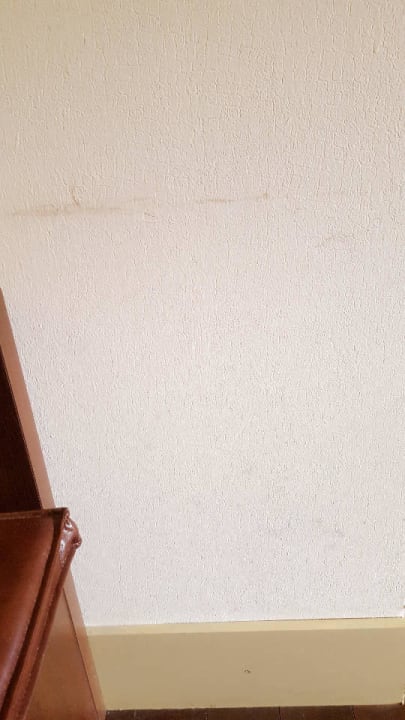 Dreckige Wände Hotel Rivoli