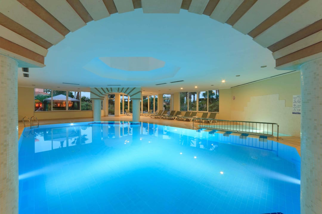 Hallenbad Kilikya Resort Camyuva