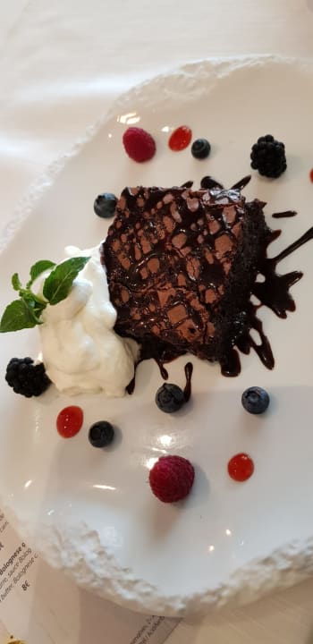 Gastro Hotel Kronasar - The Museum Hotel