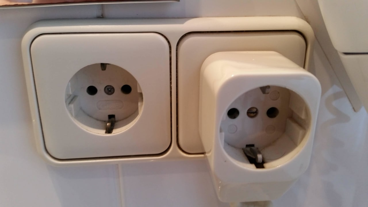 Verdreckte Steckdosen Lindner Hotel Sylt