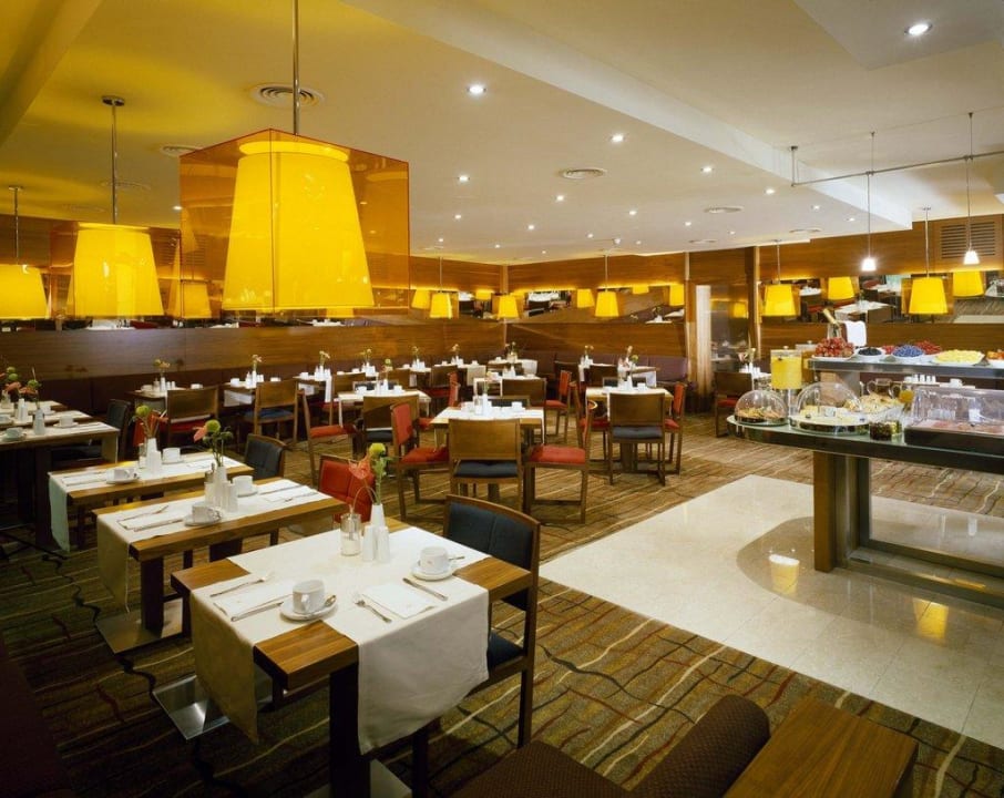 Breakfast K+K Palais Hotel