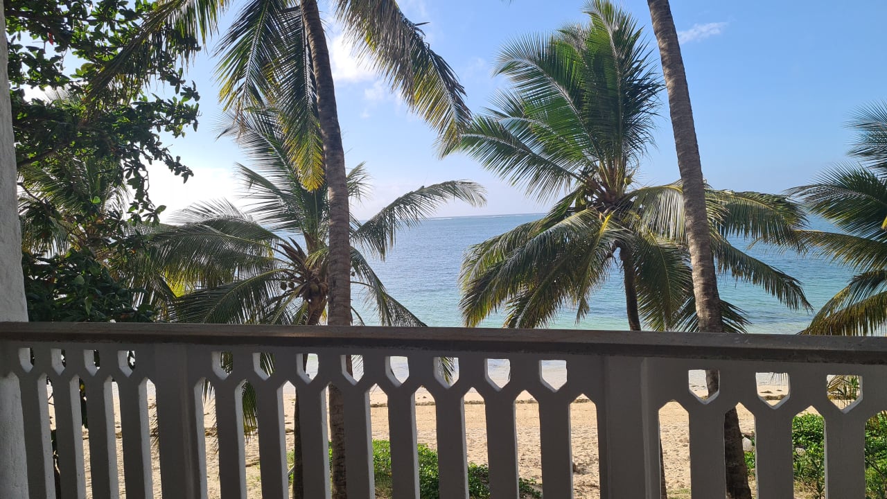 Strand Travellers Beach Hotel & Club