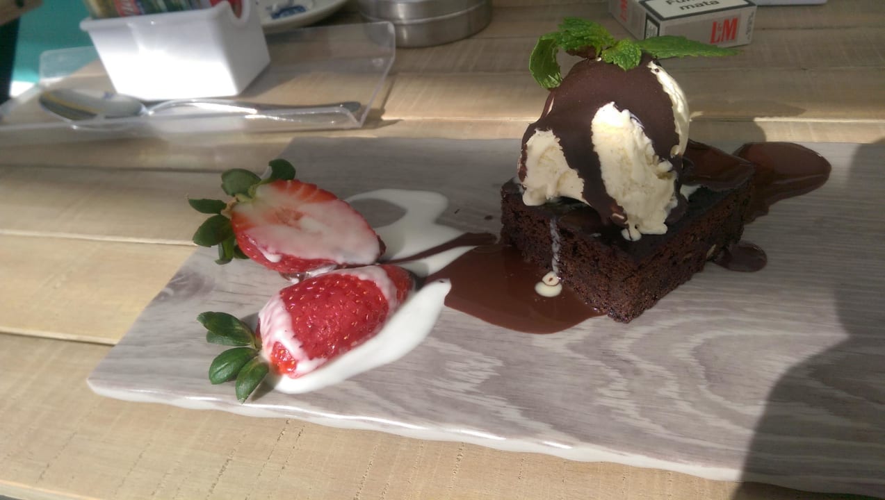 Dessert Hotel Gold by Marina