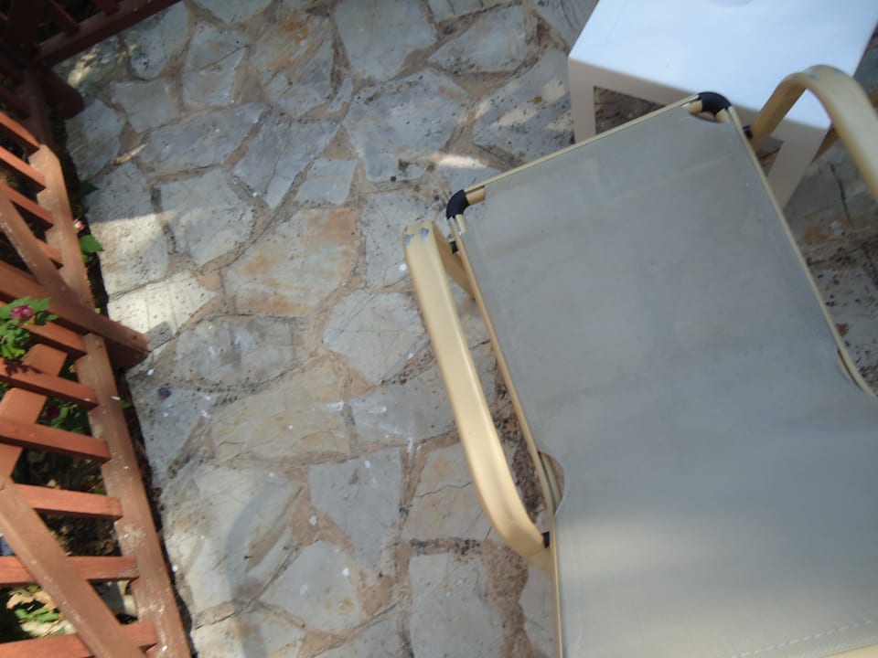 Wie sonst auch alles: abgenutzt und ungepflegt Grecotel LUXME Daphnila Bay