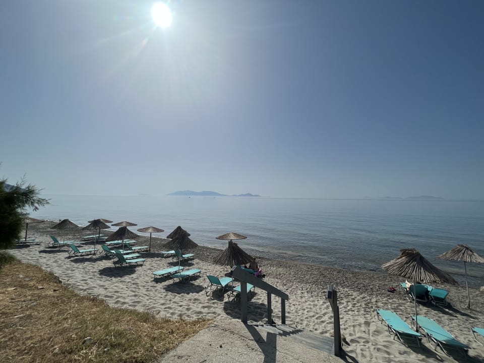 Strand Evripides Village