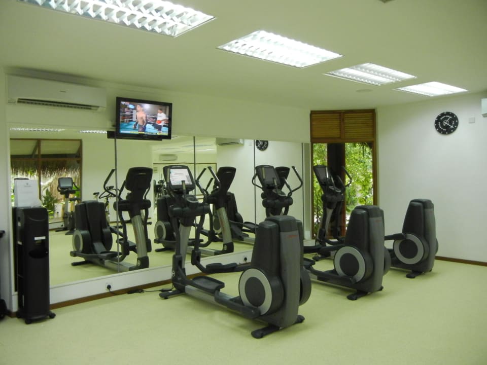 Sehr gut ausgestatteter Fitnessraum auf Kuramathi Kuramathi Maldives