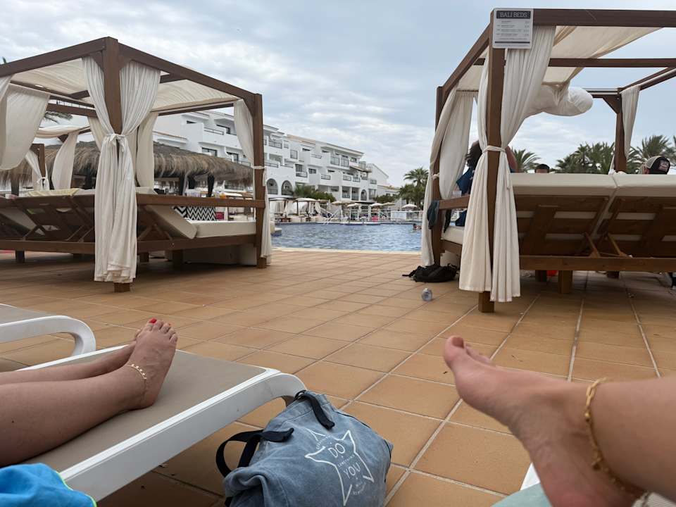 Pool FERGUS Style Bahamas