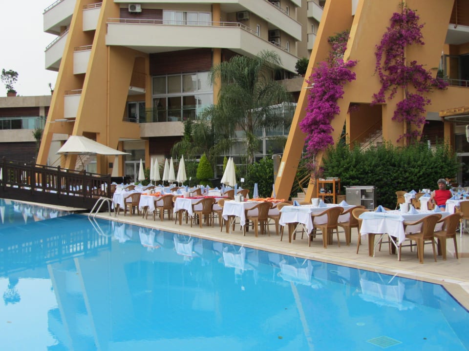 Nett gedeckte Tische Alaiye Resort & Spa