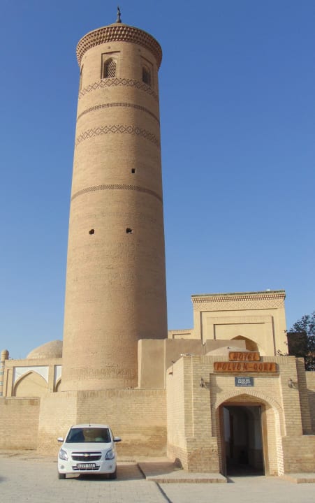 Außenansicht Madrasah Polvon-Qori Boutique