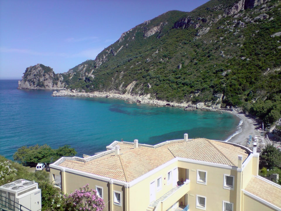 Kleiner Strand von Ermones vom Hotel aus Ithea Suites Hotel
