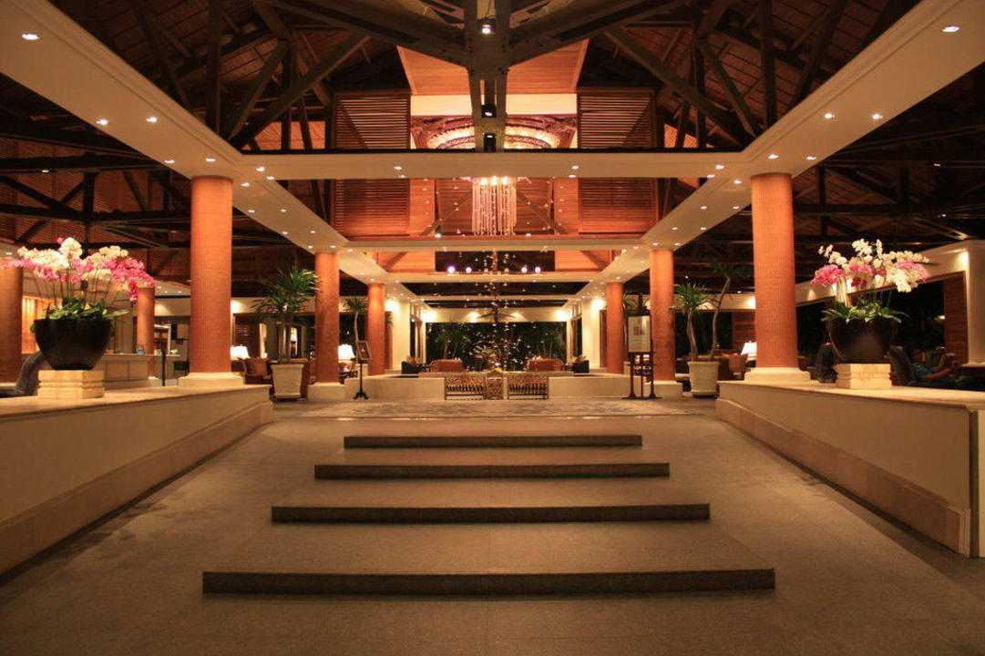 Eingang zum Hotel The Laguna A Luxury Collection Resort & Spa