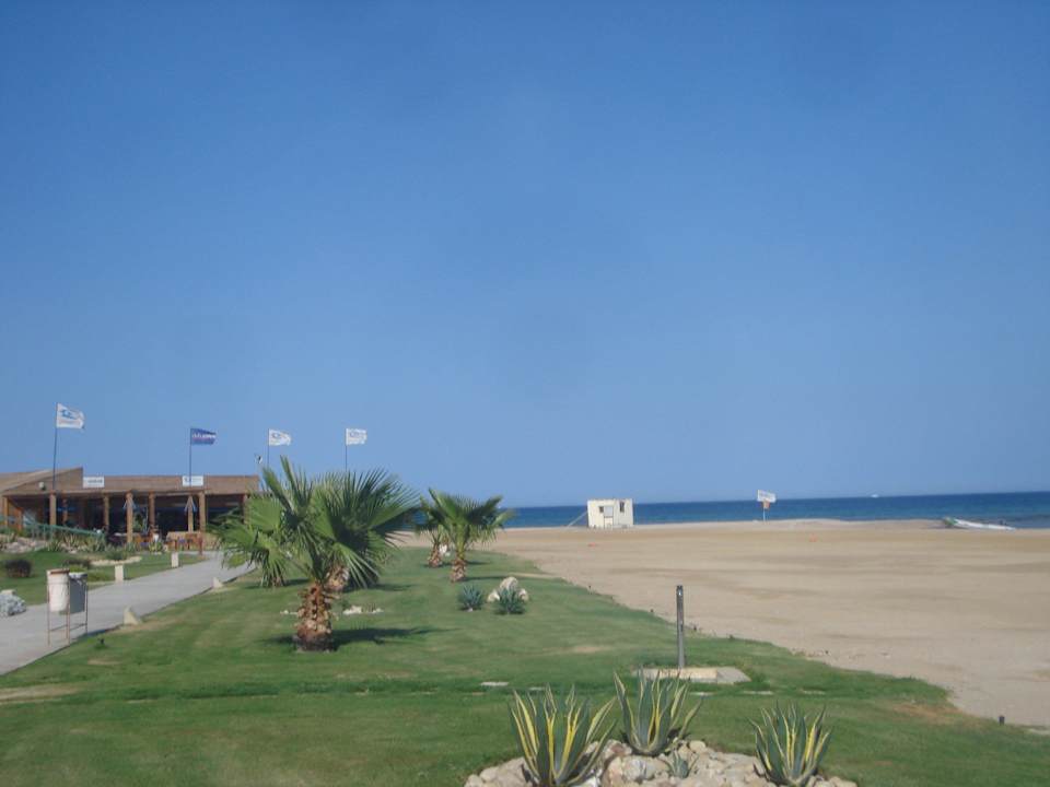 Im Hintergrund die Kite-Station Shams Prestige Abu Soma-Adults Only