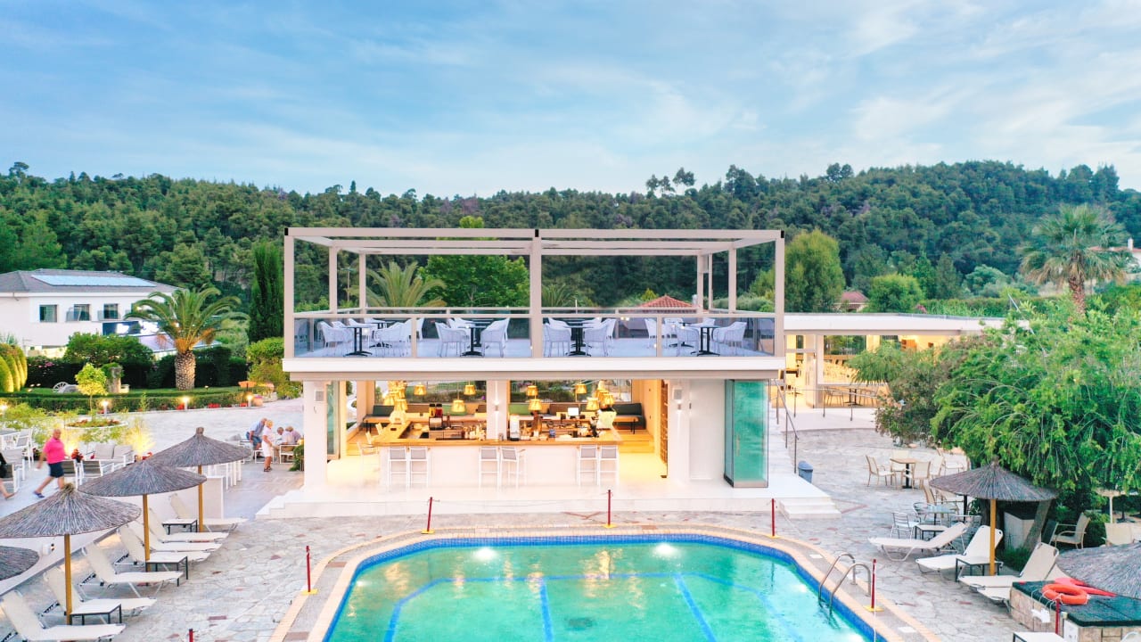 Pool Hotel Chrousso Village