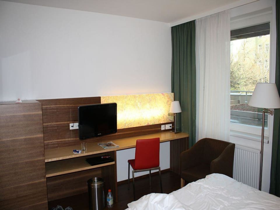 Zimmer mit Stadtplan Four Points Flex by Sheraton Vienna Hauptbahnhof